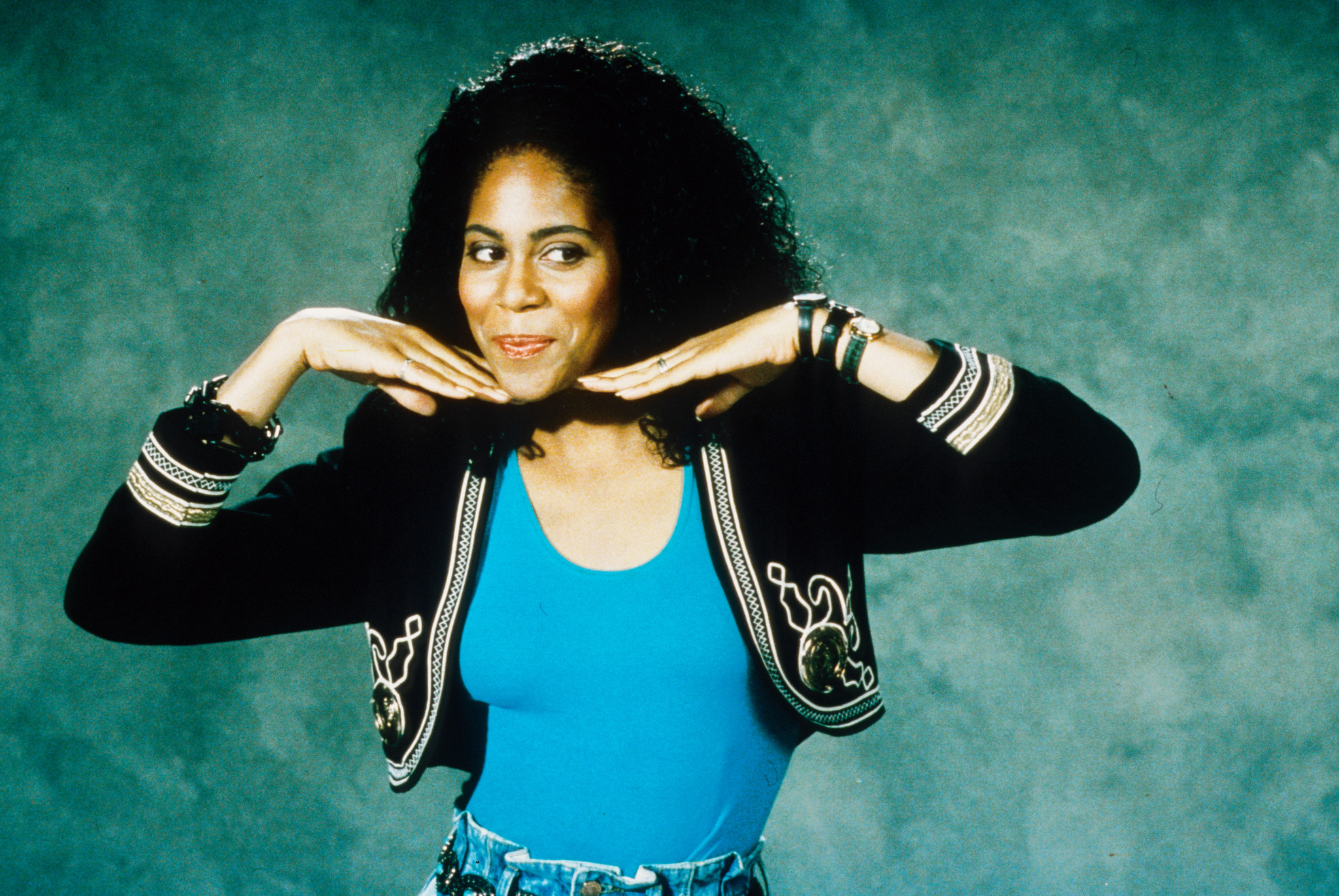 Kim Coles Bikini Body Height Weight Nationality Net Worth