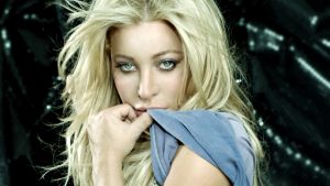 Taylor Dayne Bikini Body Height Weight Nationality Net Worth