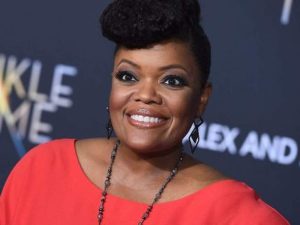 Yvette Nicole Brown Bikini Body Height Weight Nationality Net Worth