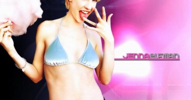 Jenna Elfman Bikini Body Height Weight Nationality Net Worth