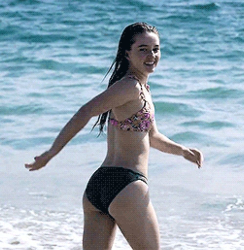 Kaitlyn Dever bikini photo