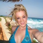 Kellie Pickler Body Height Weight Nationality Net Worth