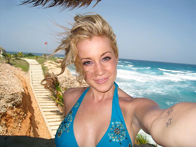 Kellie Pickler in Bikini - Body, Height, Weight, Nationality, Net Worth, an...