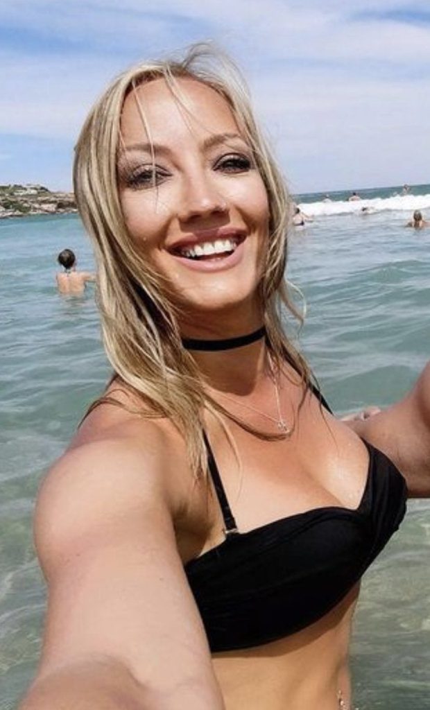 Nita Strauss Bikini