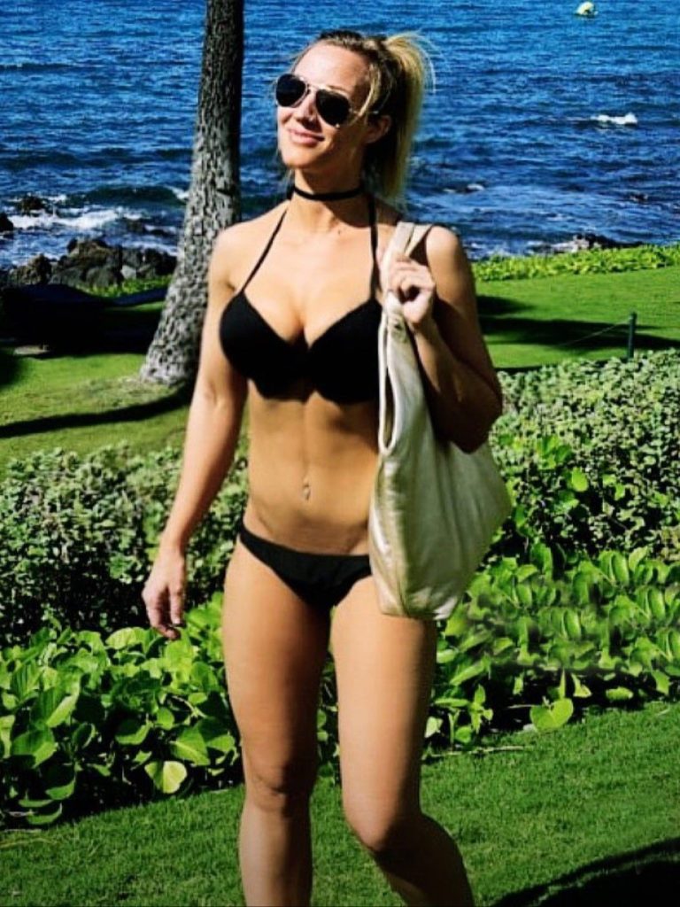 Nita Strauss Bikini Pic