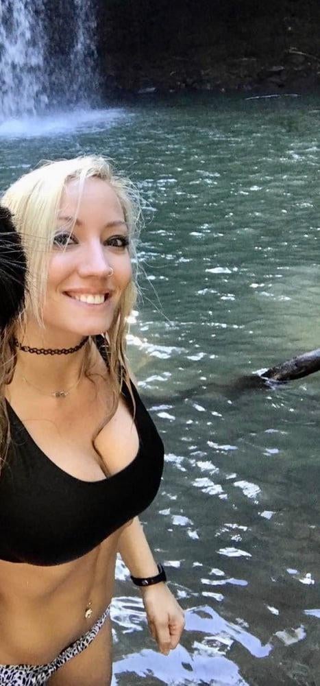 Nita Strauss Bikini Pic