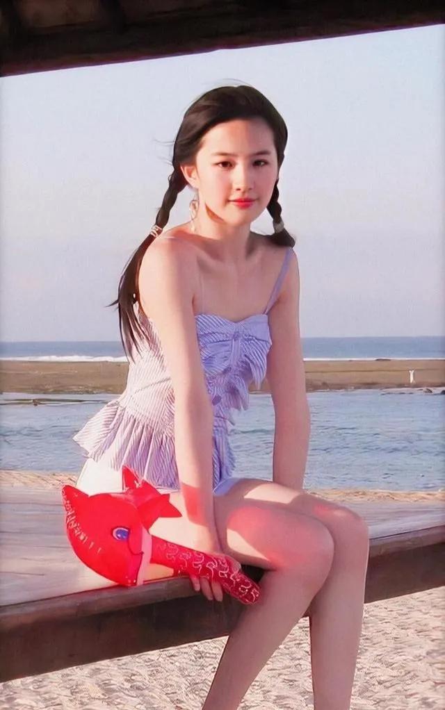 Liu Yifei Bikini